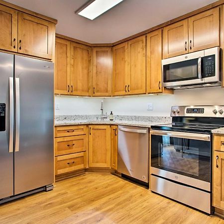 Newly Remodeled Apartment On Main Street In Saluda Kültér fotó