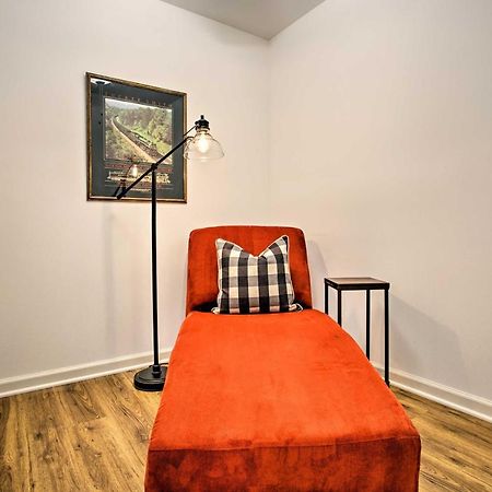 Newly Remodeled Apartment On Main Street In Saluda Kültér fotó