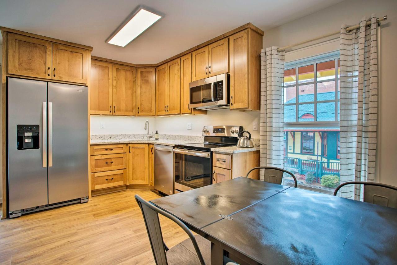 Newly Remodeled Apartment On Main Street In Saluda Kültér fotó