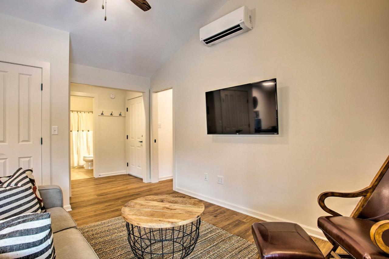 Newly Remodeled Apartment On Main Street In Saluda Kültér fotó
